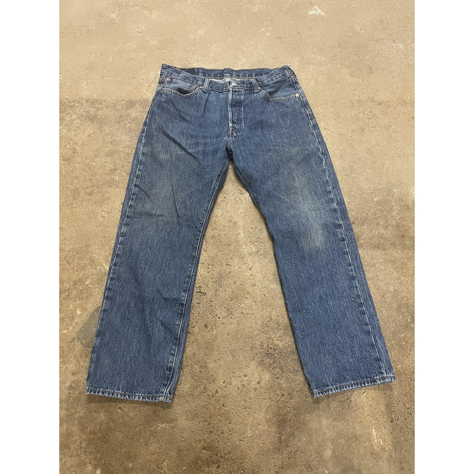 Levis 501 Jeans Mens 34x29 Medium Wash Blue Denim Straight Leg Button Fly